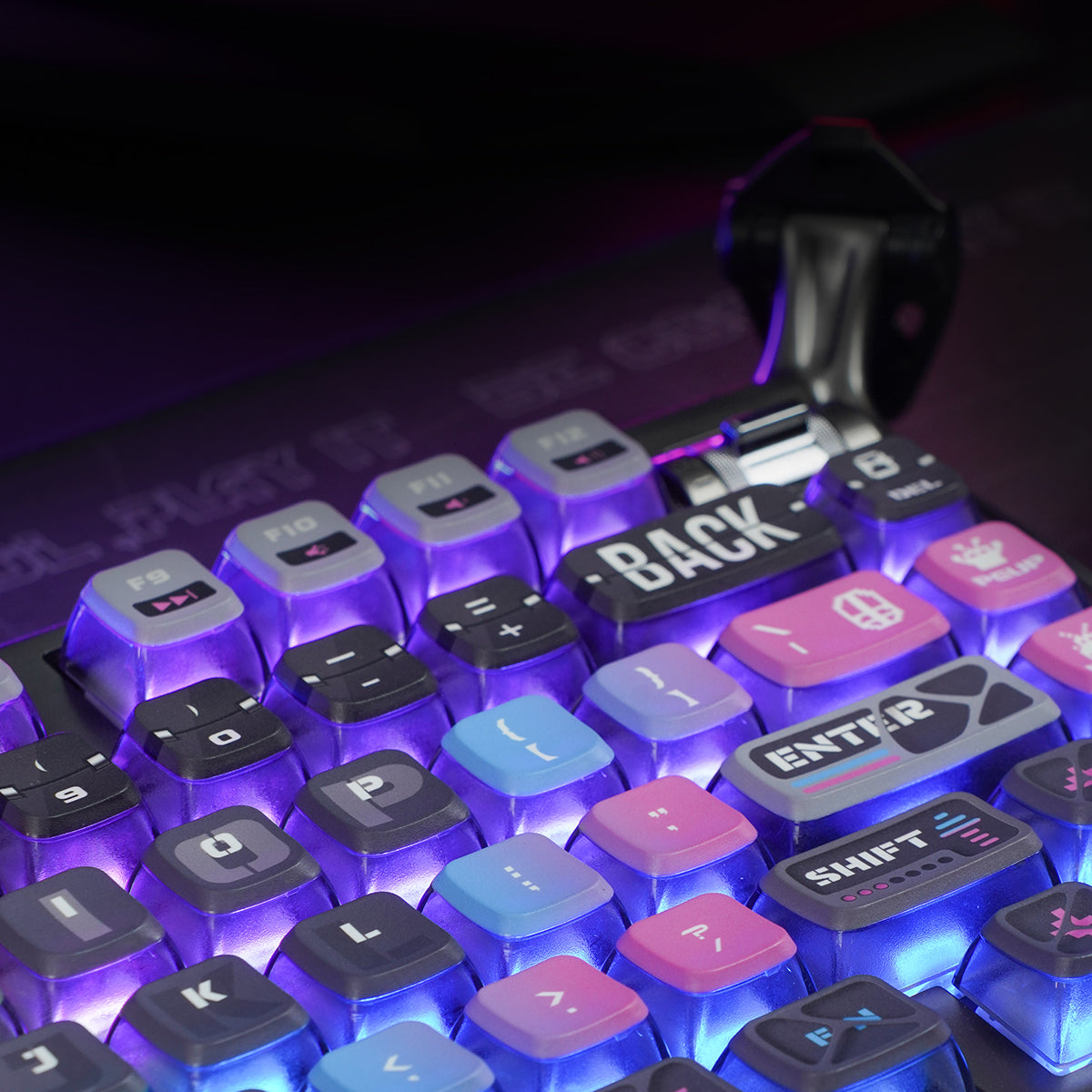 GravaStar Cyberpunk Keycaps: PBT+PC material, five-sided thermal sublimation for vibrant, durable legends; ASA profile, translucent design, compatible with all keyboard layouts.